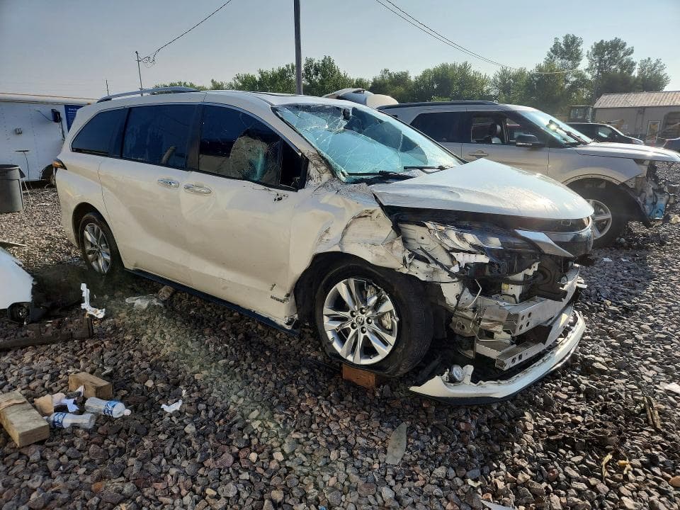 2021 TOYOTA SIENNA LIMITED 7-PASSENGER 4