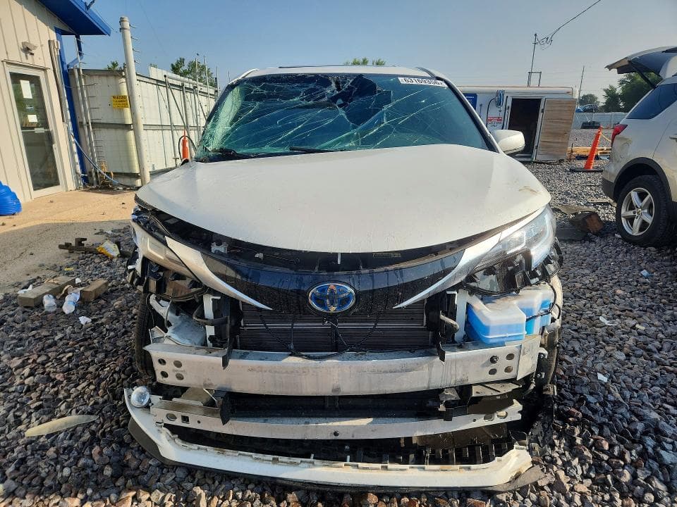 2021 TOYOTA SIENNA LIMITED 7-PASSENGER 5