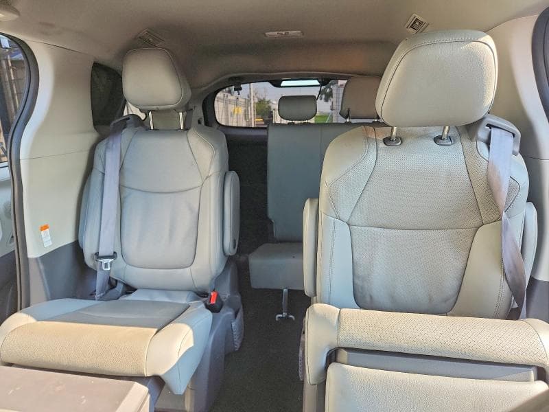 2021 TOYOTA SIENNA LIMITED 7-PASSENGER 10