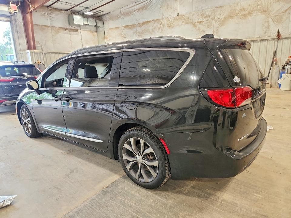 2017 CHRYSLER PACIFICA LIMITED 2