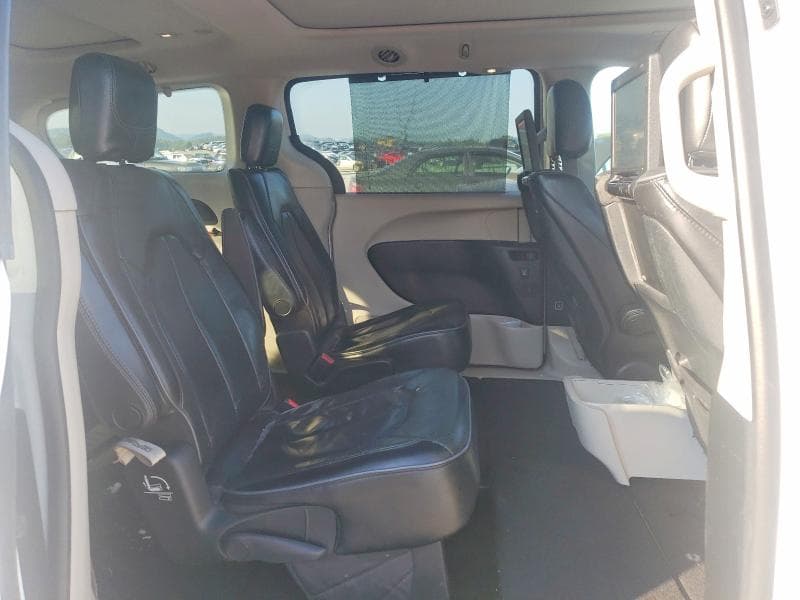 2017 CHRYSLER PACIFICA LIMITED 11