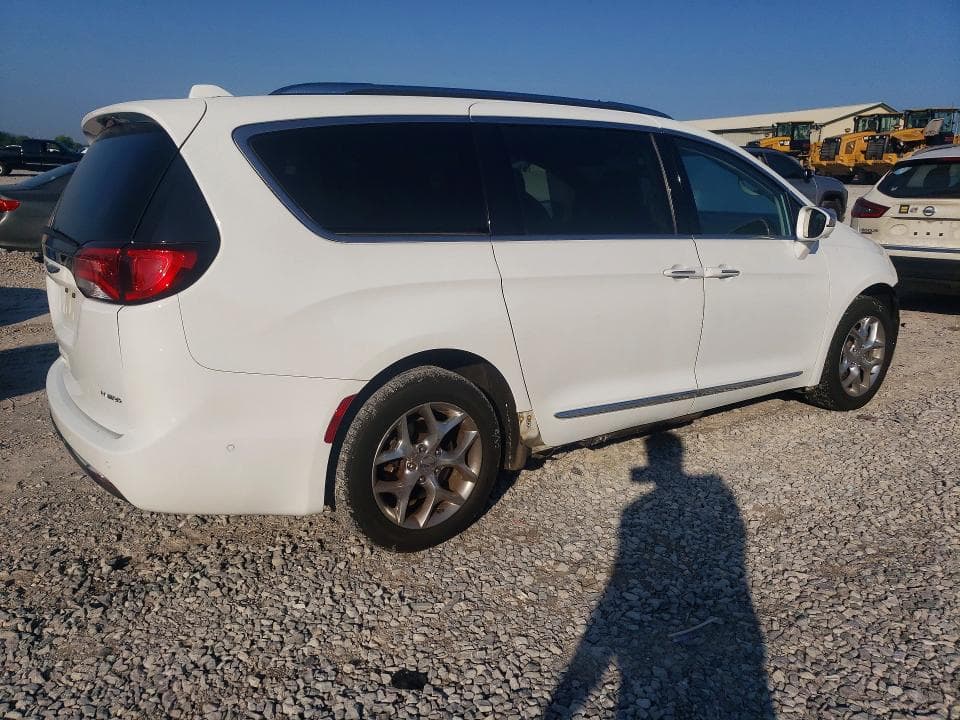 2017 CHRYSLER PACIFICA LIMITED 3