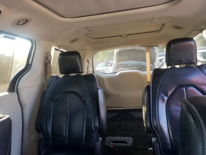 2017 CHRYSLER PACIFICA LIMITED 10