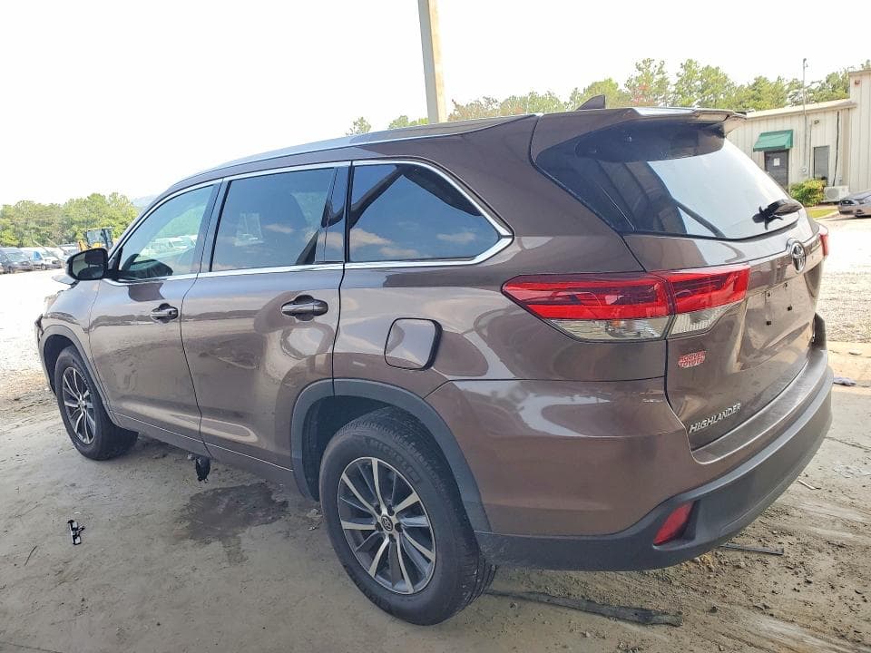 2017 TOYOTA HIGHLANDER XLE 2