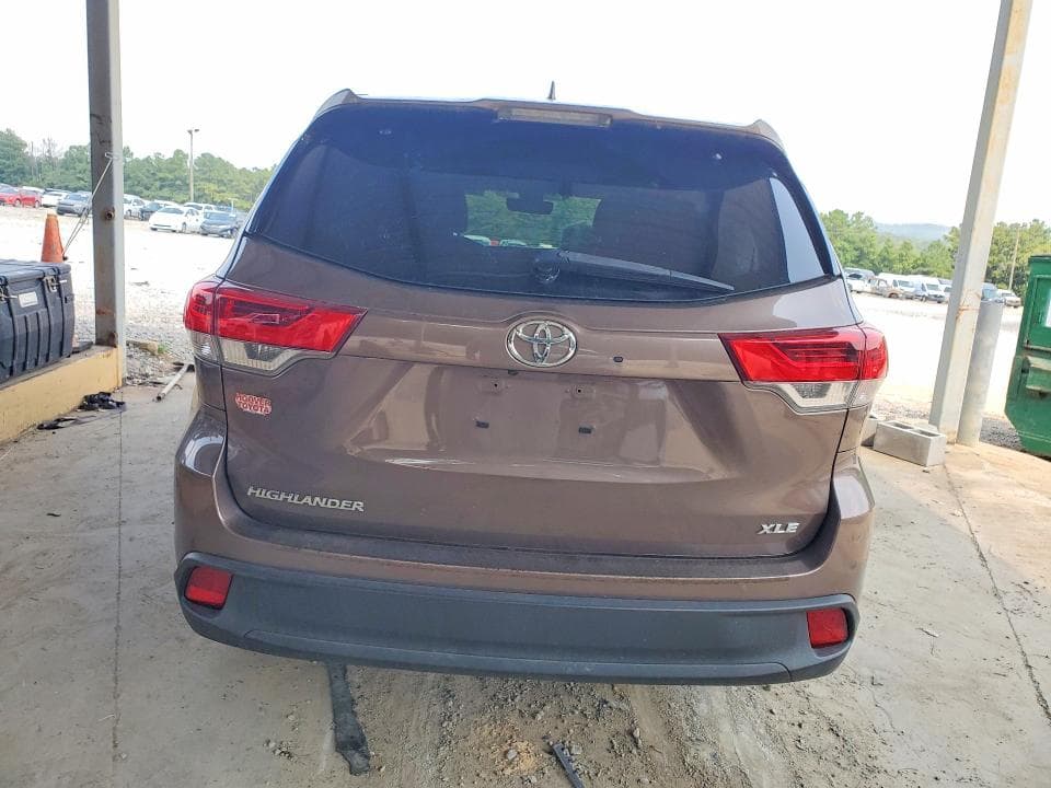 2017 TOYOTA HIGHLANDER XLE 6