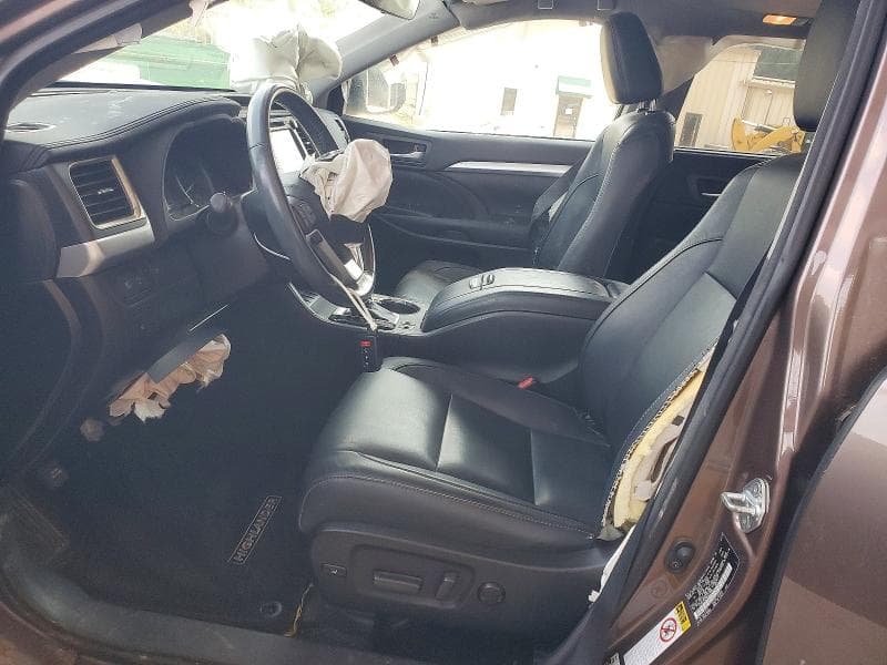 2017 TOYOTA HIGHLANDER XLE 7