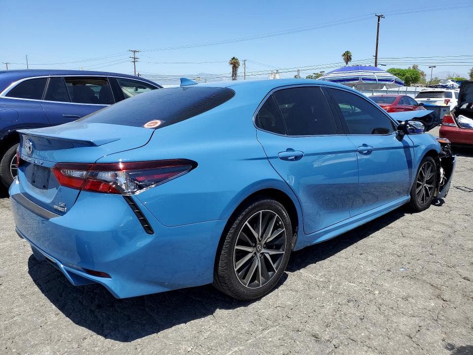 2023 TOYOTA CAMRY HYBRID SE 3