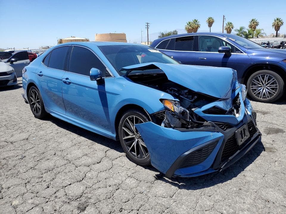 2023 TOYOTA CAMRY HYBRID SE 4