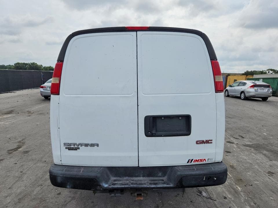 2017 GMC SAVANA G2500 6