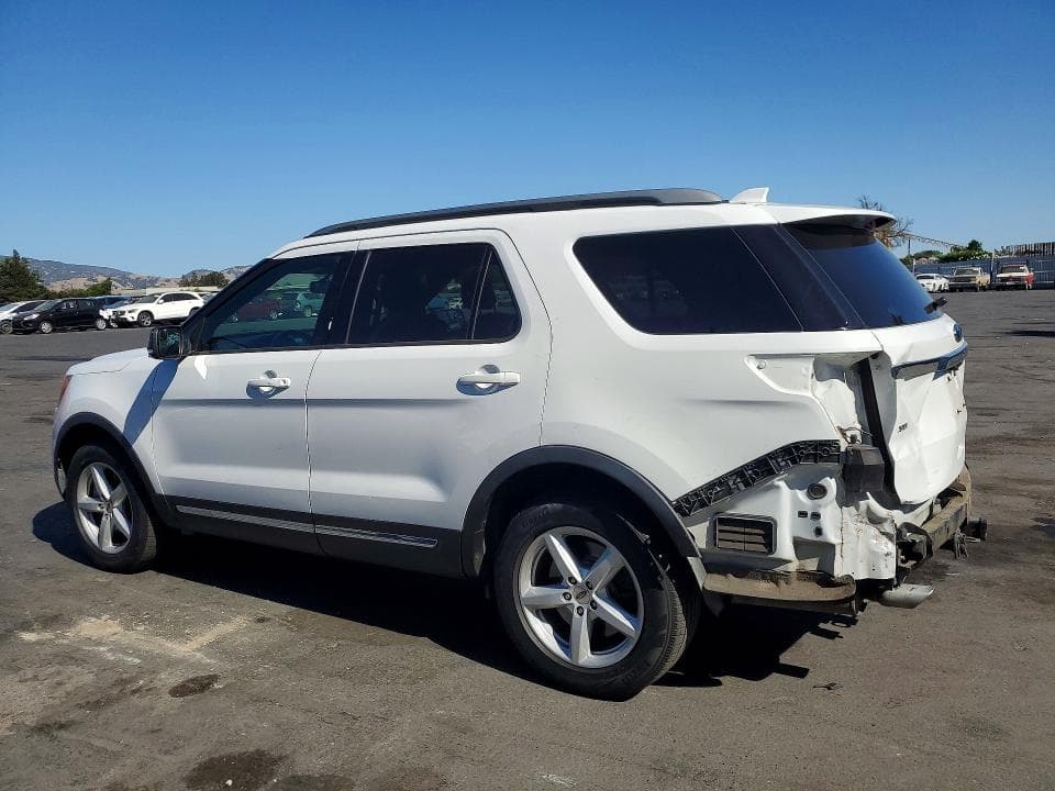 2017 FORD EXPLORER XLT 2