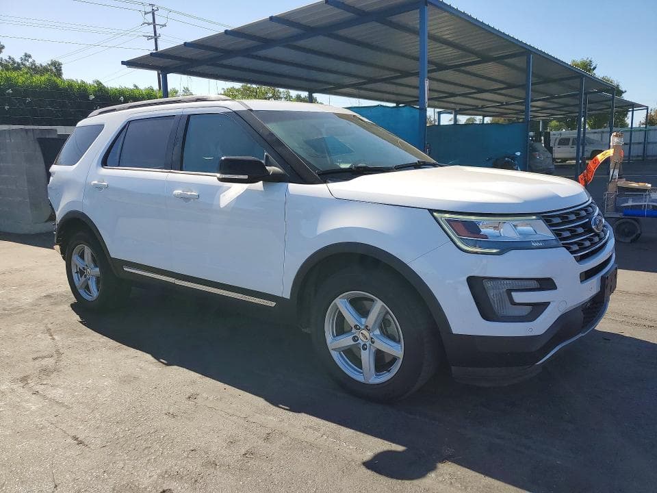 2017 FORD EXPLORER XLT 4