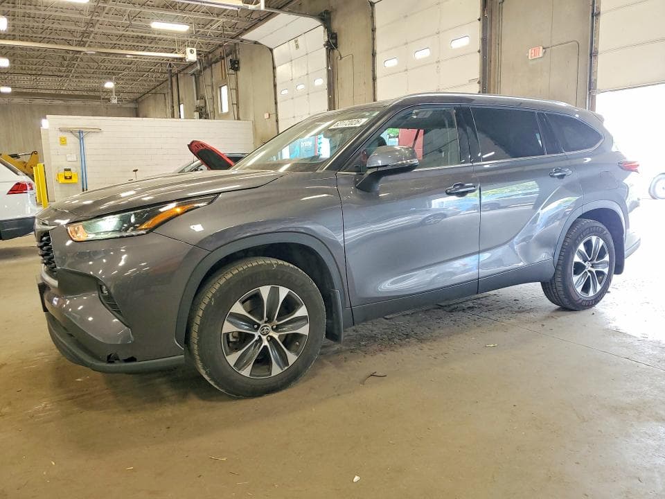 2021 TOYOTA HIGHLANDER XLE - 1