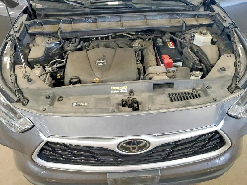 2021 TOYOTA HIGHLANDER XLE 12