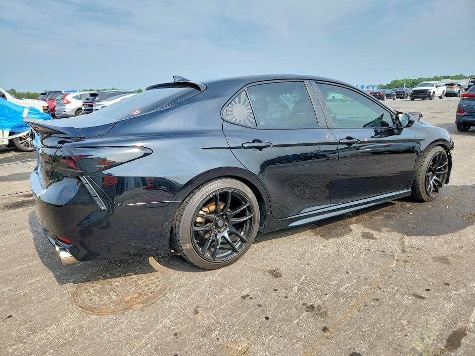 2021 TOYOTA CAMRY SE 3