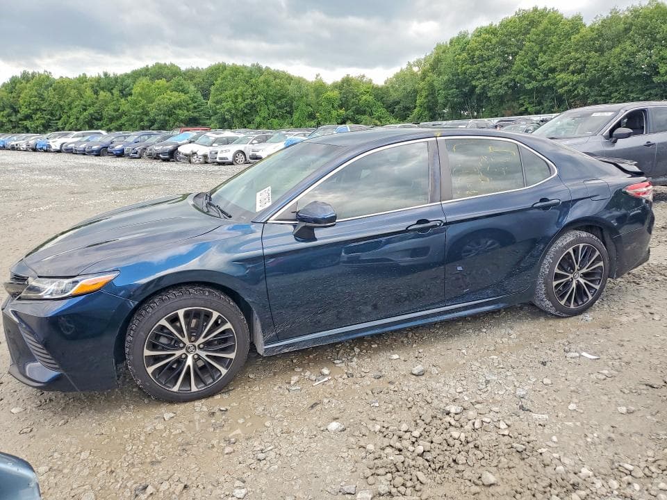 2019 TOYOTA CAMRY SE - 1