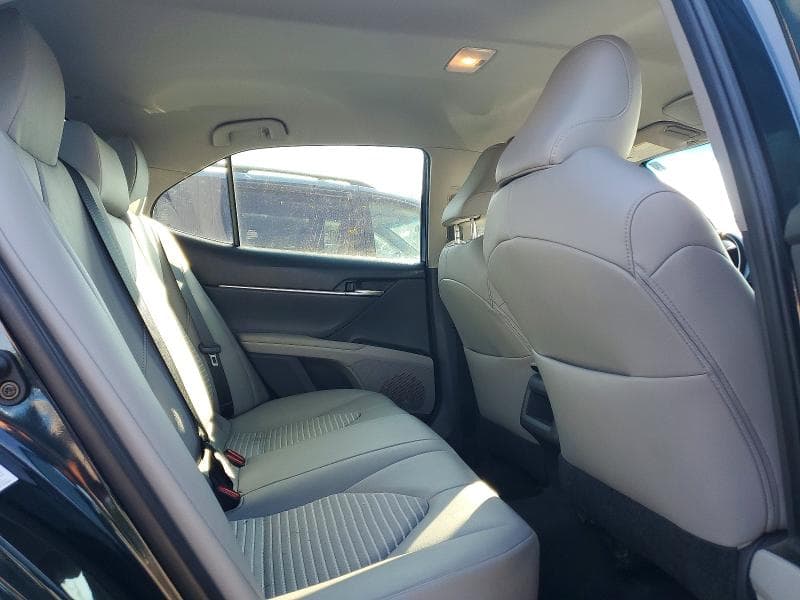 2019 TOYOTA CAMRY SE 10
