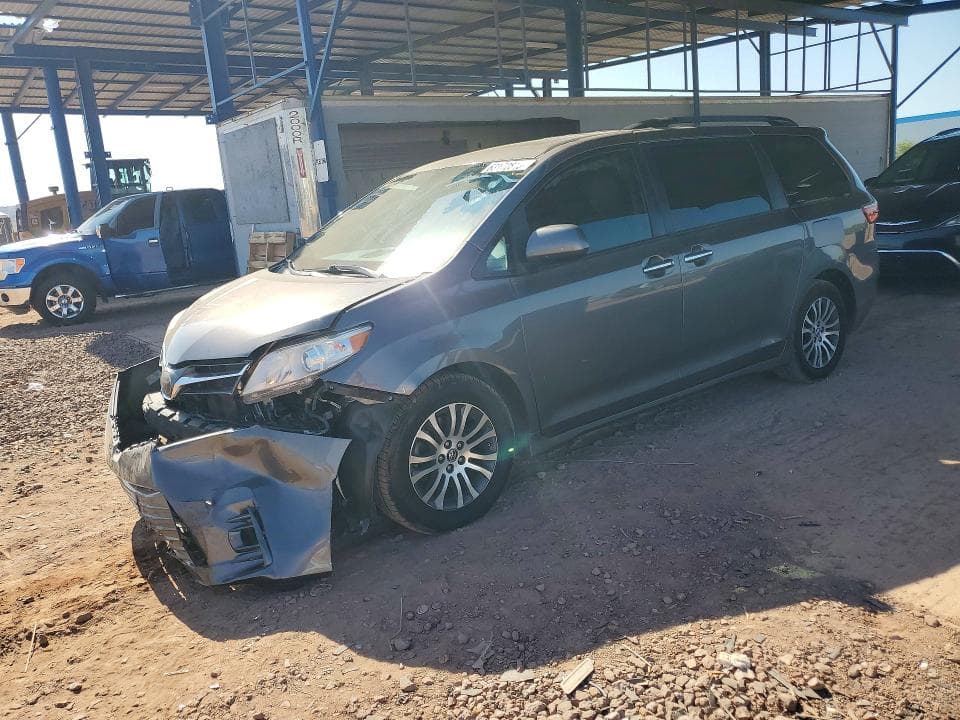 2019 TOYOTA SIENNA XLE PREMIUM 8-PASSENGER - 1