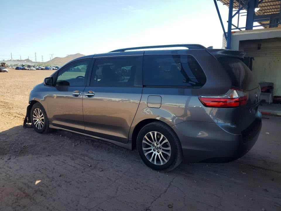 2019 TOYOTA SIENNA XLE PREMIUM 8-PASSENGER 2