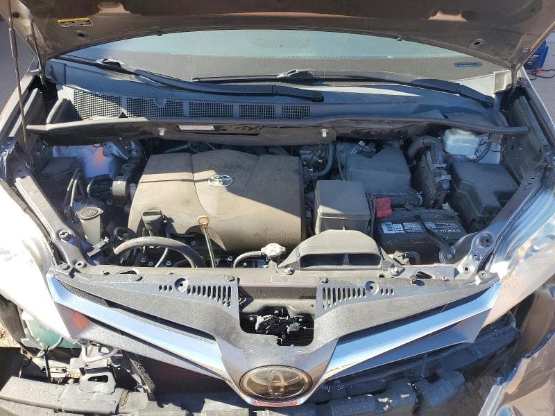 2019 TOYOTA SIENNA XLE PREMIUM 8-PASSENGER 12