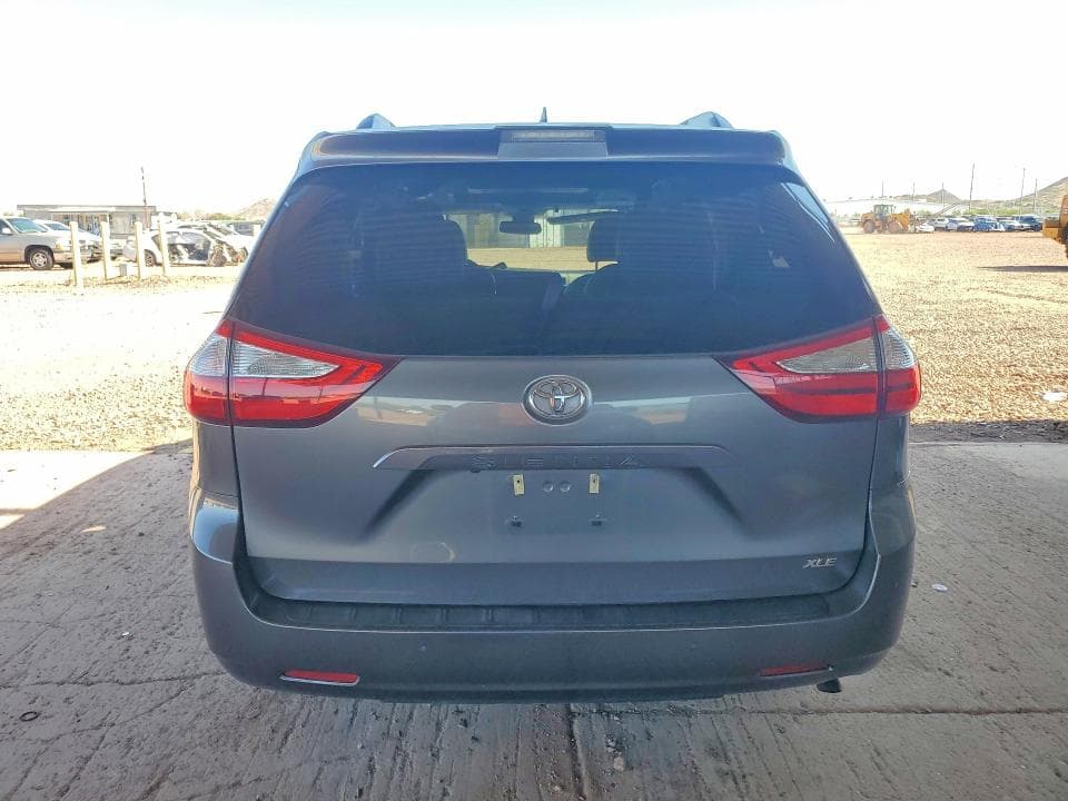 2019 TOYOTA SIENNA XLE PREMIUM 8-PASSENGER 6