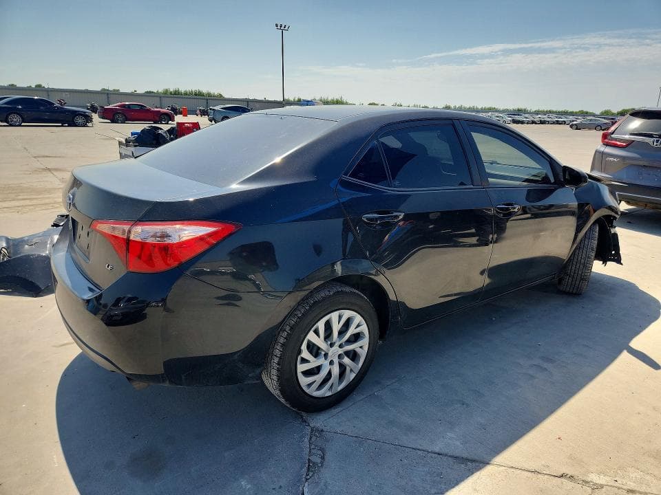 2018 TOYOTA COROLLA LE 3