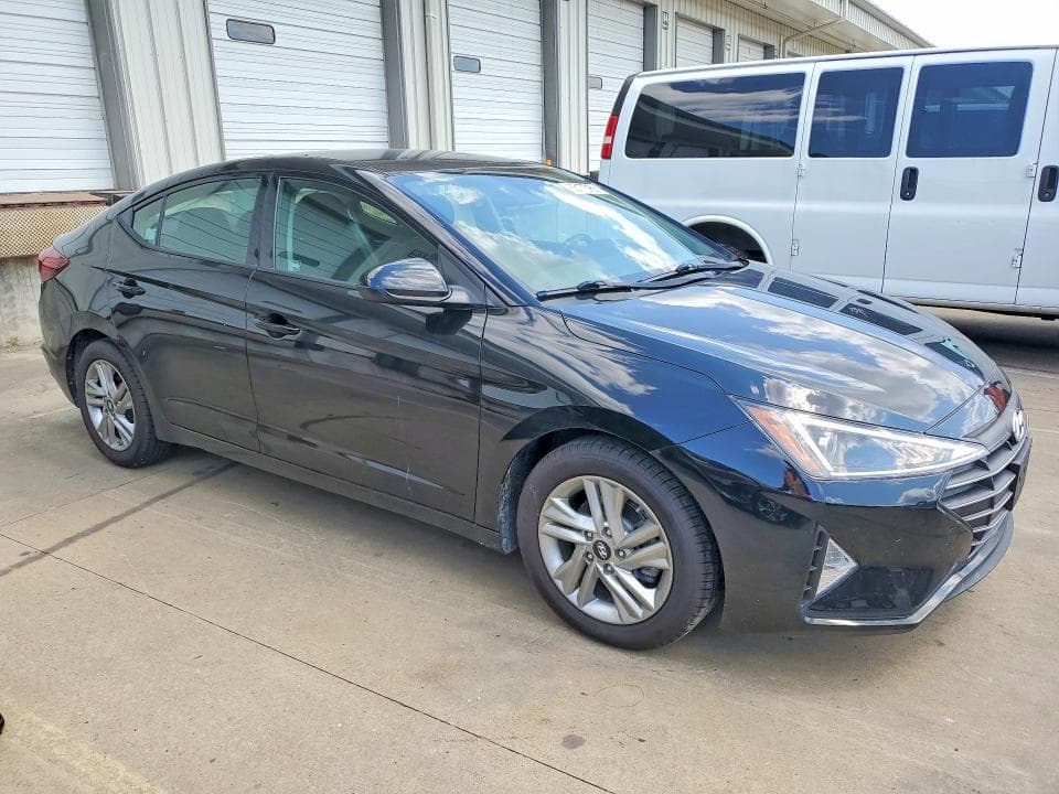2020 HYUNDAI ELANTRA SEL 4