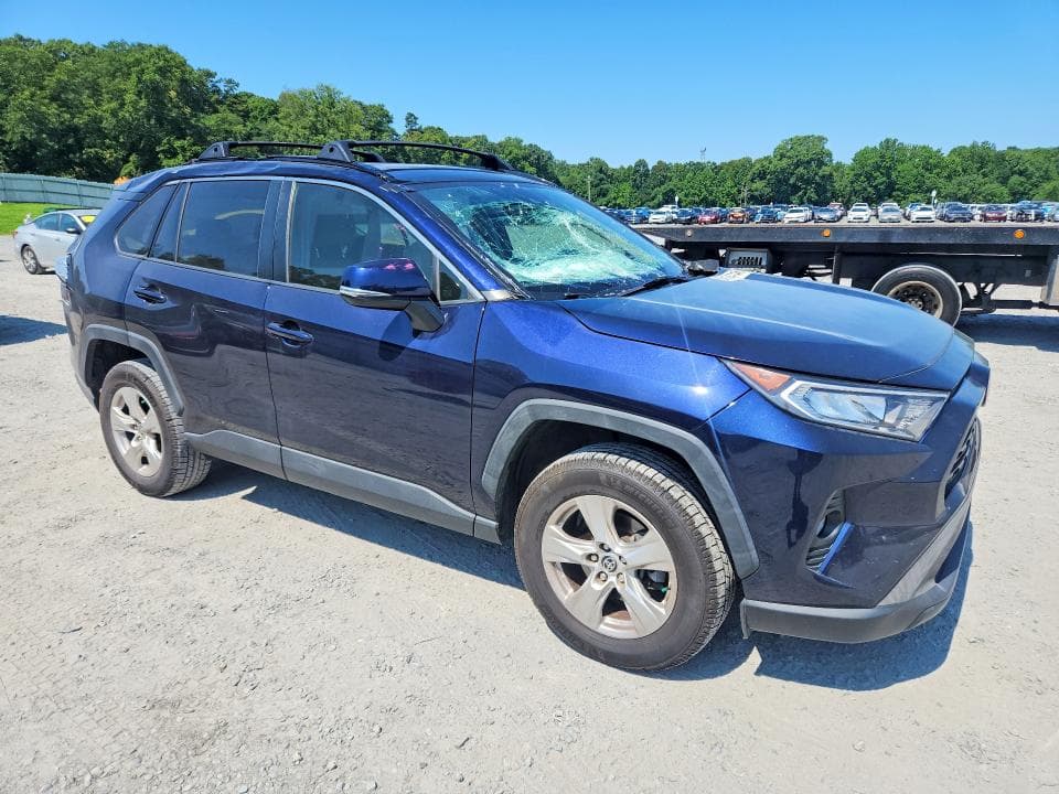 2020 TOYOTA RAV4 XLE 4