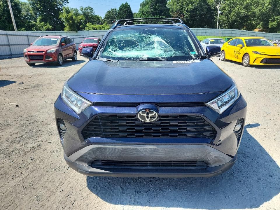 2020 TOYOTA RAV4 XLE 5
