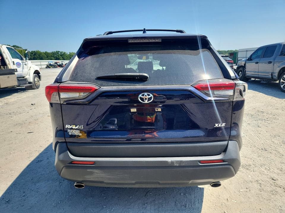 2020 TOYOTA RAV4 XLE 6