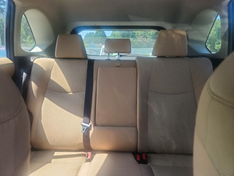 2020 TOYOTA RAV4 XLE 10