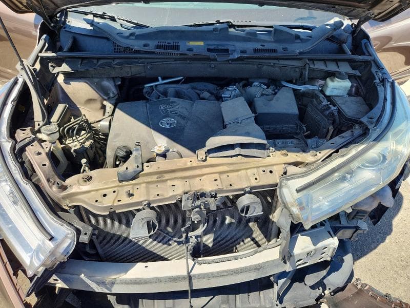 2018 TOYOTA HIGHLANDER LE 12