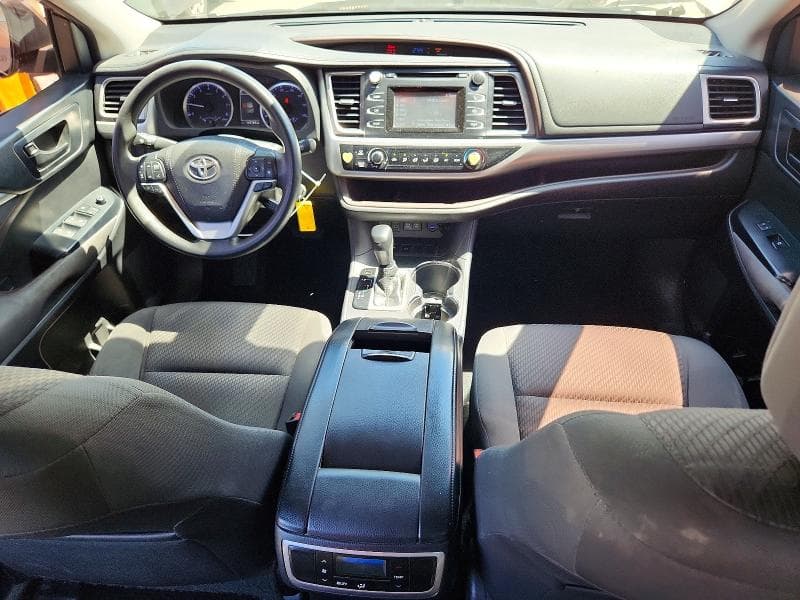 2018 TOYOTA HIGHLANDER LE 8