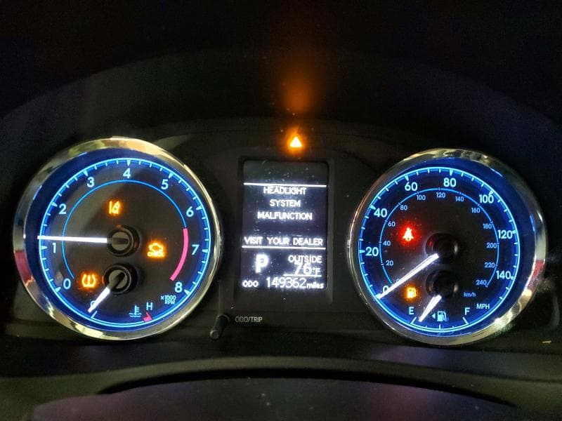2017 TOYOTA COROLLA LE 9
