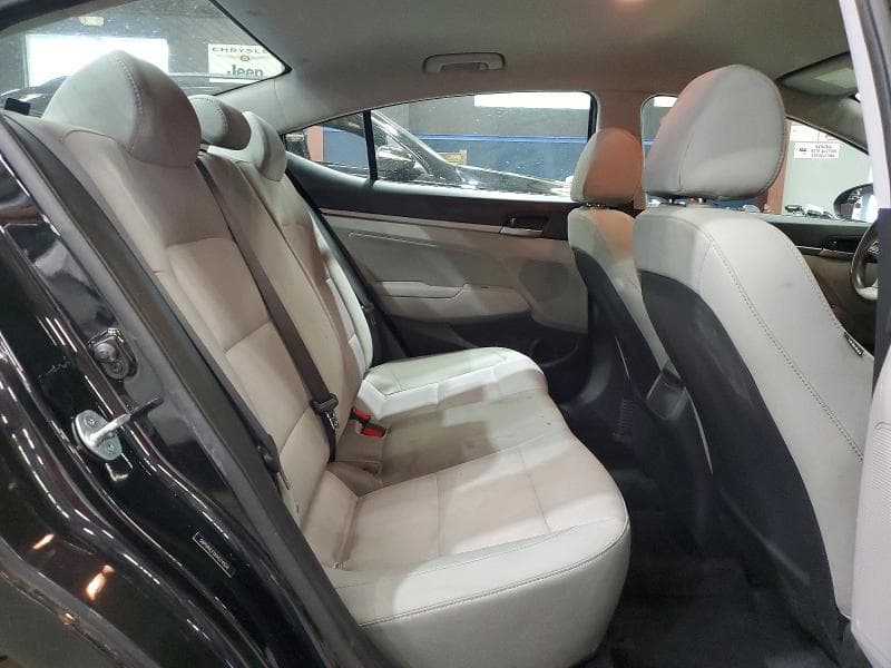 2017 HYUNDAI ELANTRA SE 10