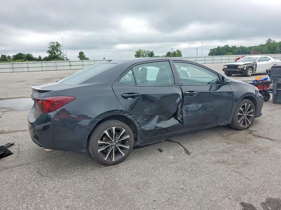 2017 TOYOTA COROLLA SE 3