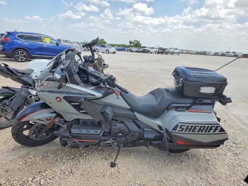 2021 HONDA GL1800 B 3
