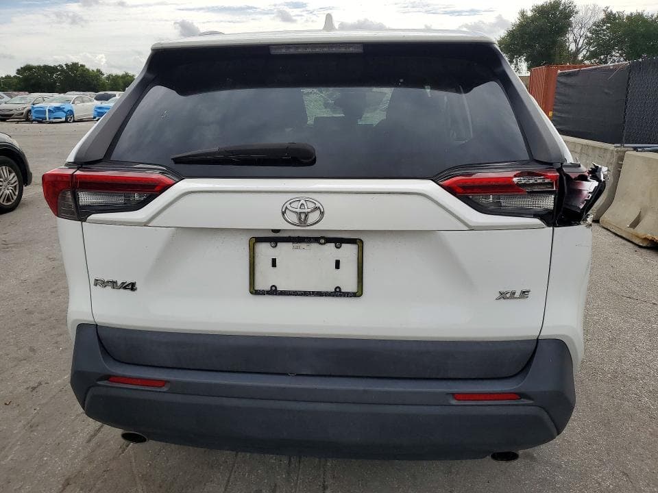 2019 TOYOTA RAV4 XLE 6