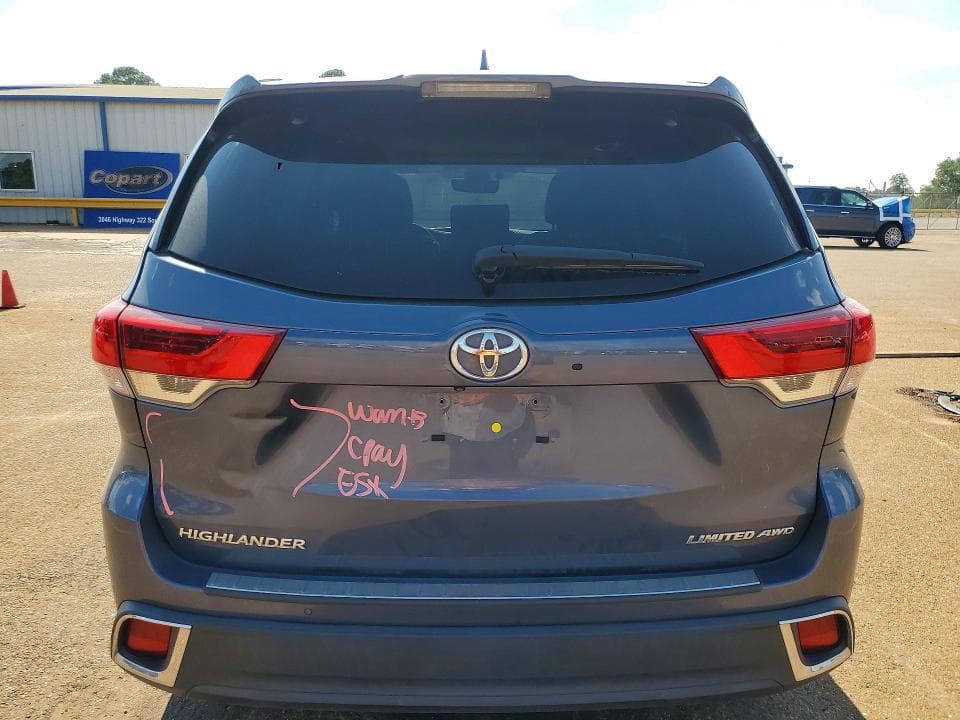 2019 TOYOTA HIGHLANDER LIMITED PLATINUM 6