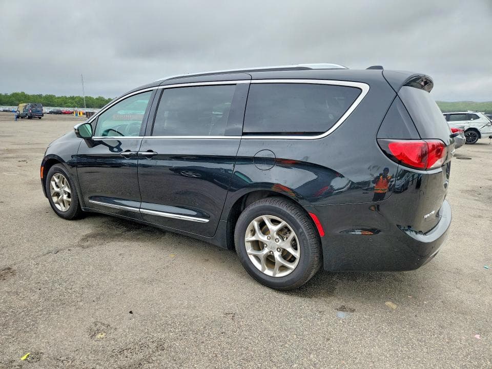 2017 CHRYSLER PACIFICA LIMITED 2