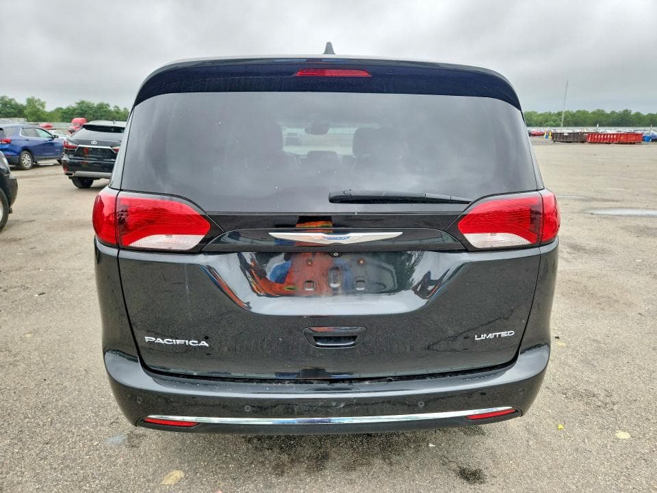 2017 CHRYSLER PACIFICA LIMITED 6