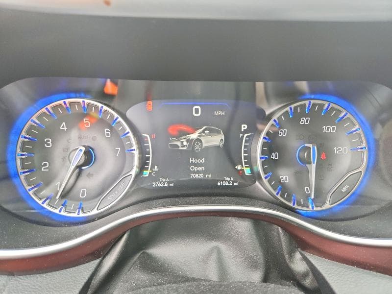 2017 CHRYSLER PACIFICA LIMITED 9
