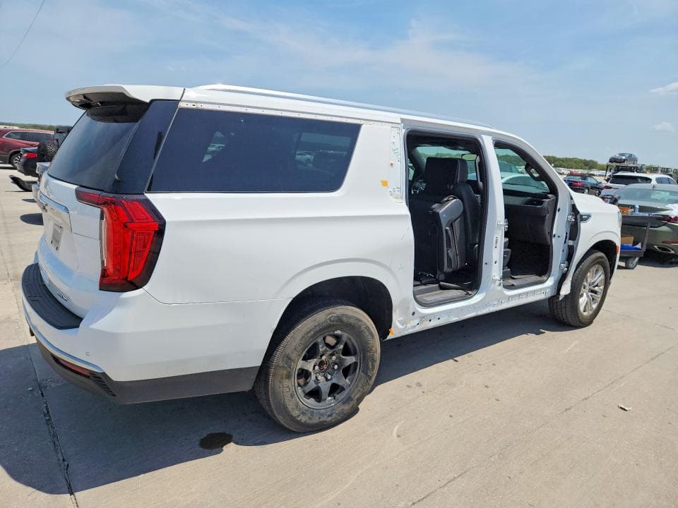 2021 GMC YUKON XL C1500 SLT 3