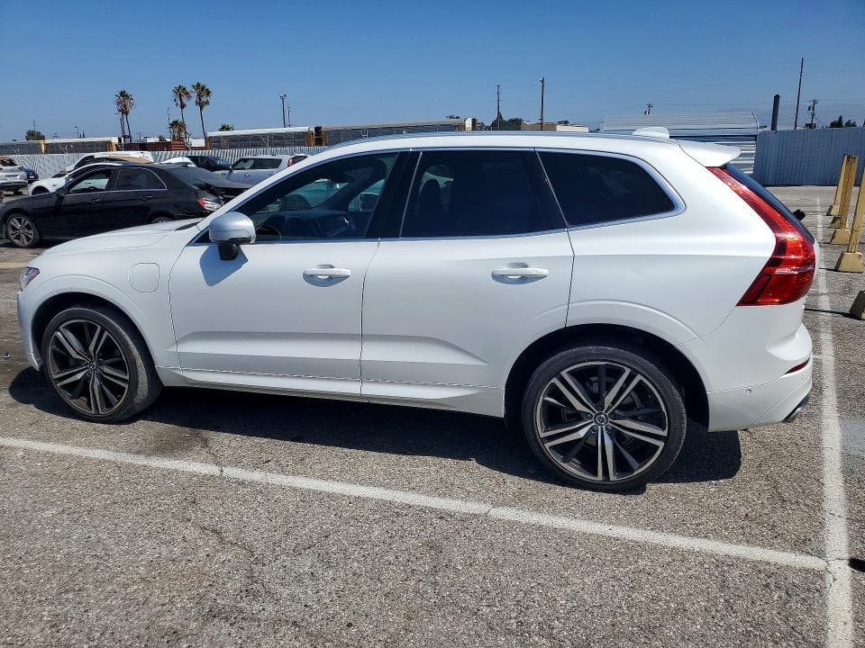 2019 VOLVO XC60 T8 R-DESIGN 2