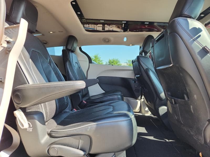 2017 CHRYSLER PACIFICA LIMITED 11