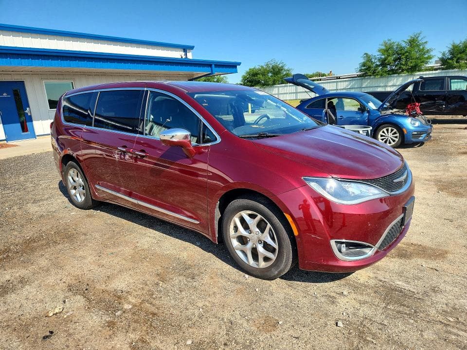 2017 CHRYSLER PACIFICA LIMITED 4