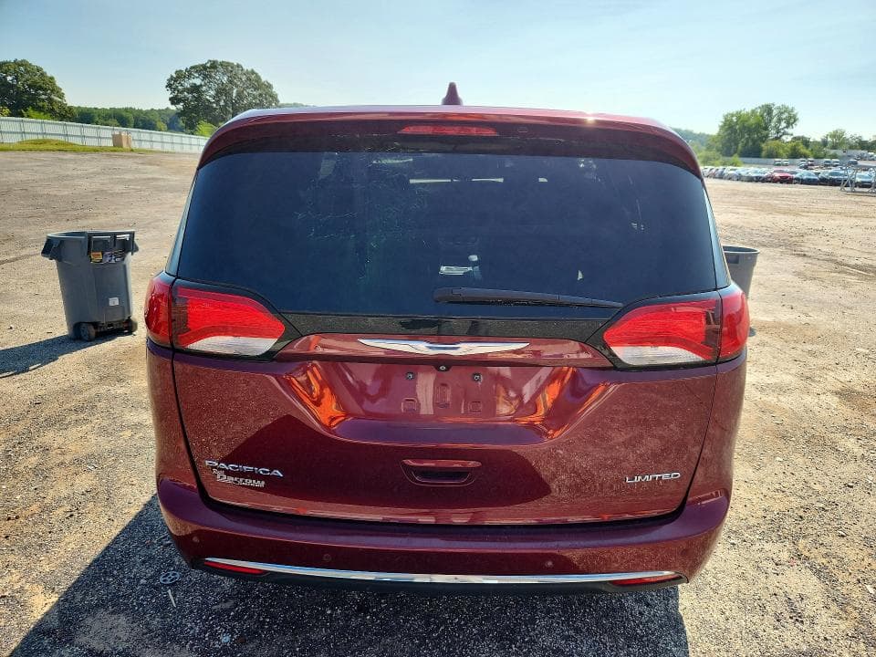 2017 CHRYSLER PACIFICA LIMITED 6