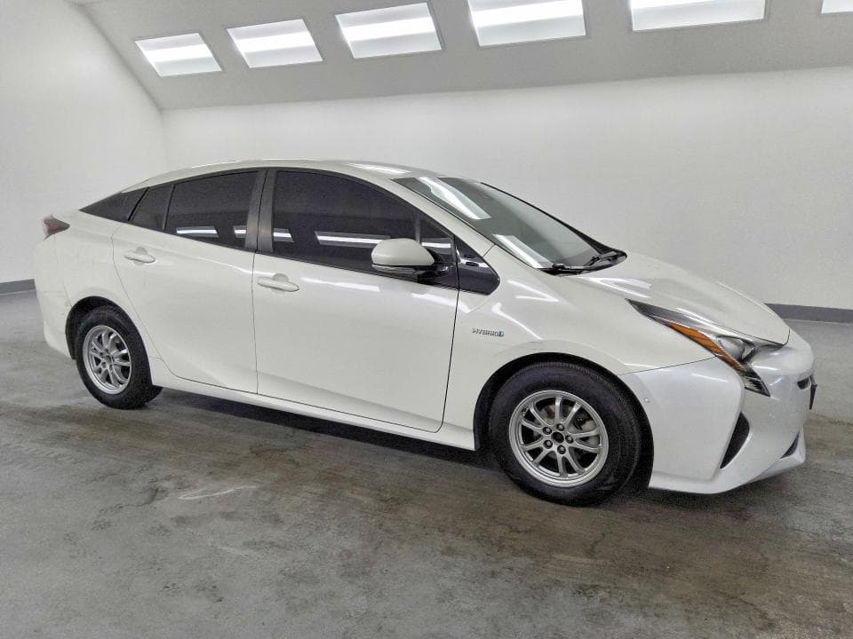 2018 TOYOTA PRIUS TWO 4
