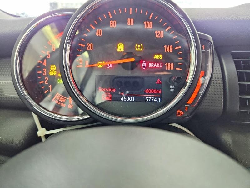 2018 MINI COOPER 9