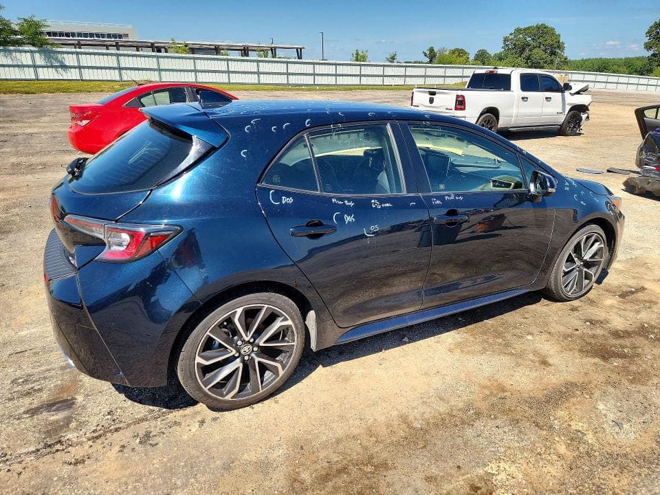2020 TOYOTA COROLLA XSE 3