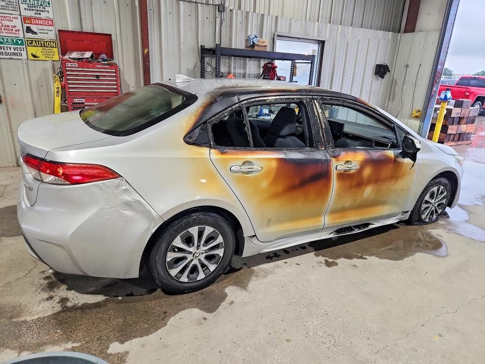 2022 TOYOTA COROLLA LE 3